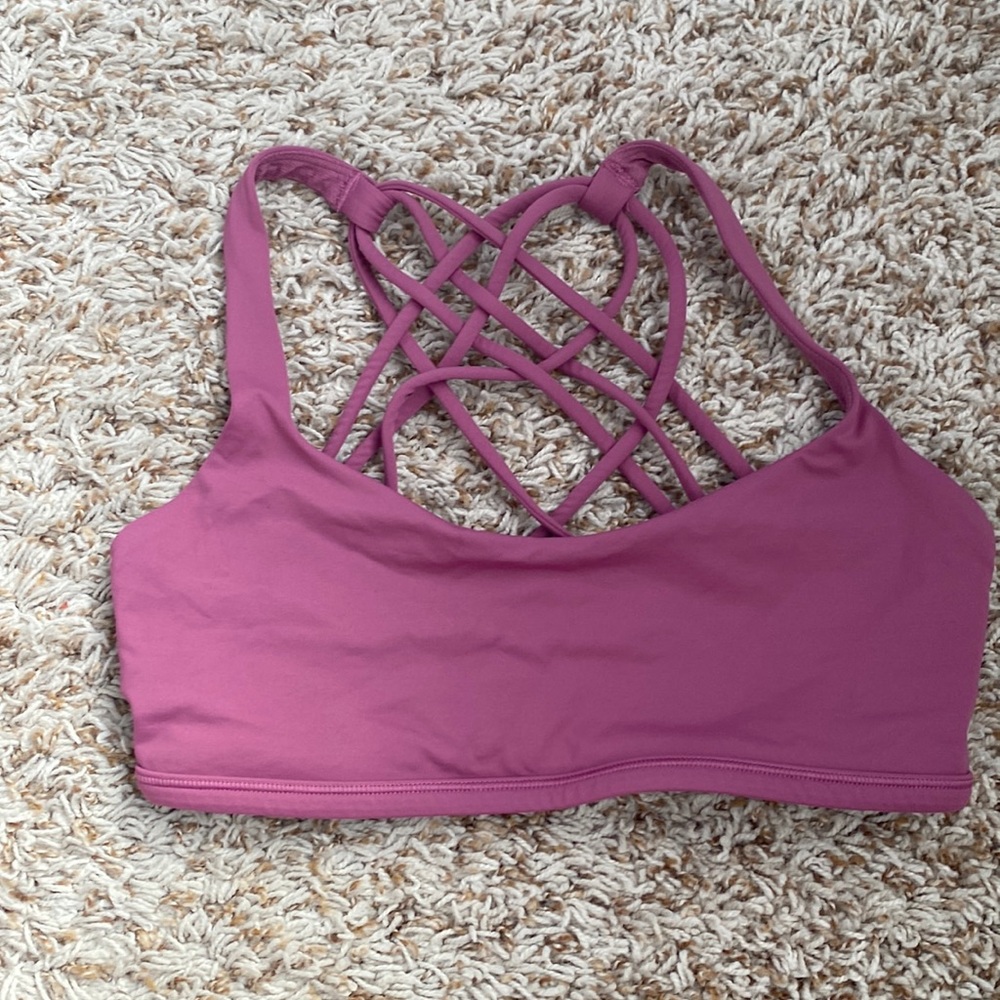 Lululemon Free to be Wild sports bra! Size 6